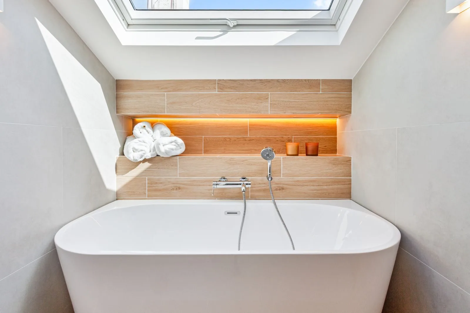 Freestanding bathtub — Alvide bathroom by Maya's Homes