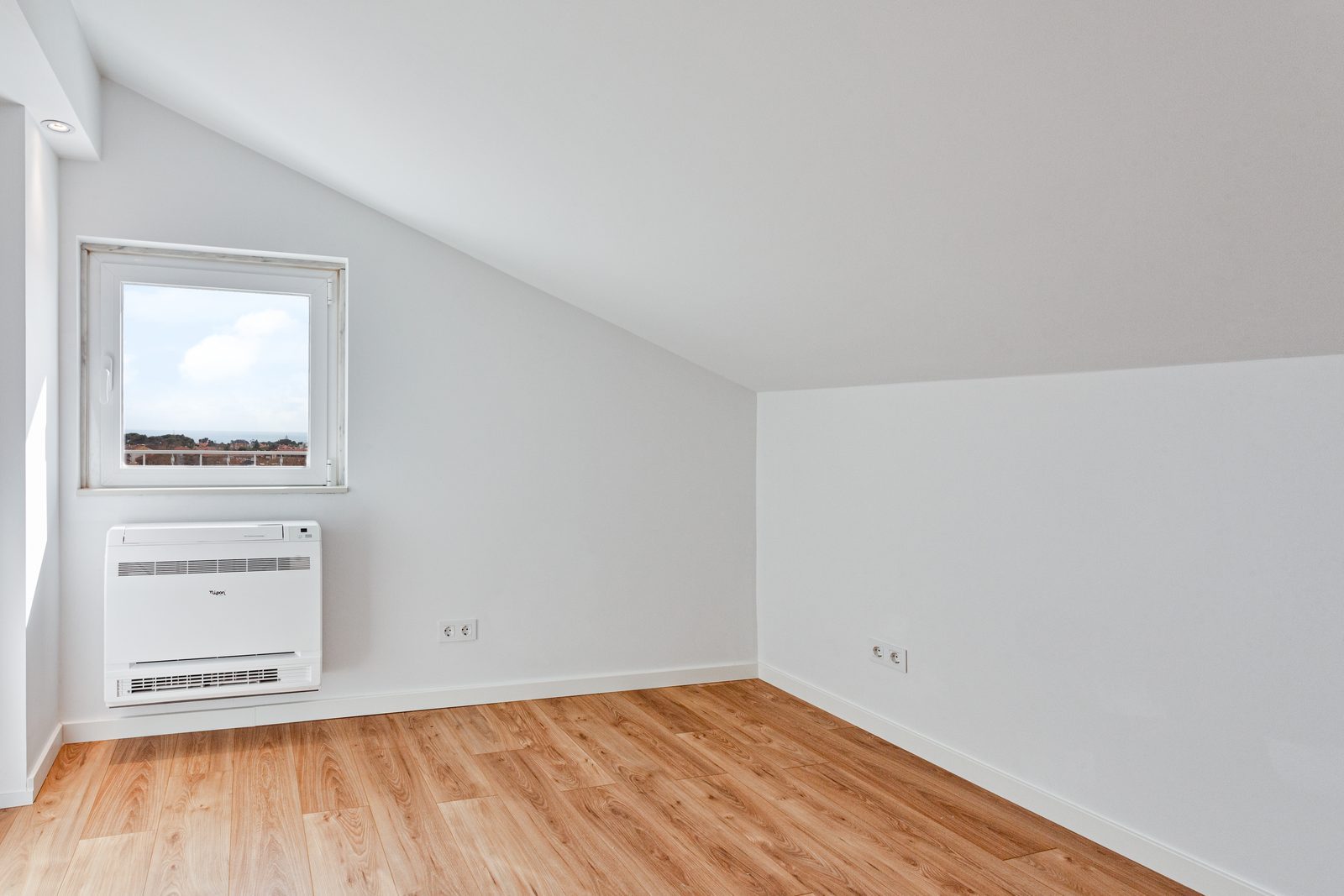 Second bedroom — open space