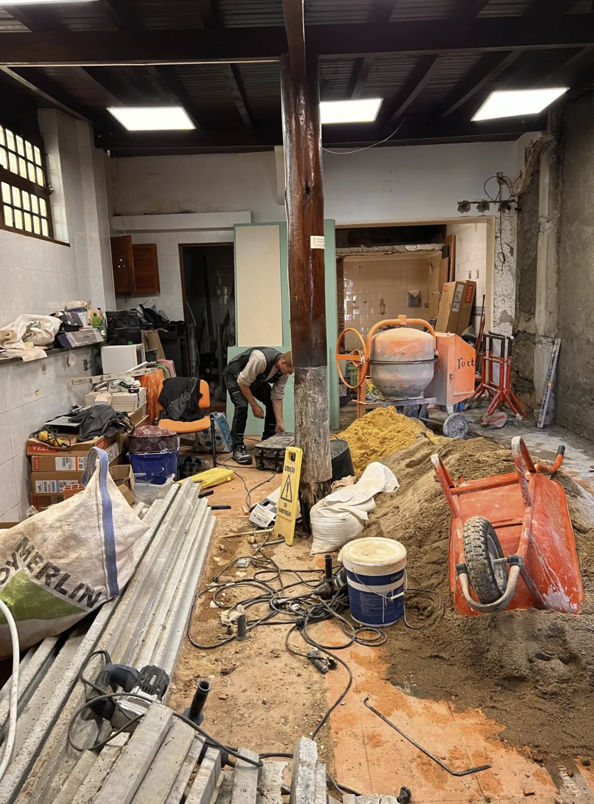 Construction start — Amoreira loft conversion by Maya's Homes
