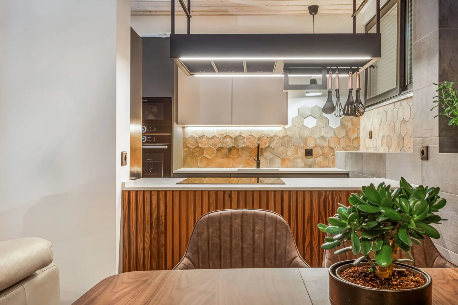 Kitchen hexagonal tiles — Amoreira loft by Maya's Homes