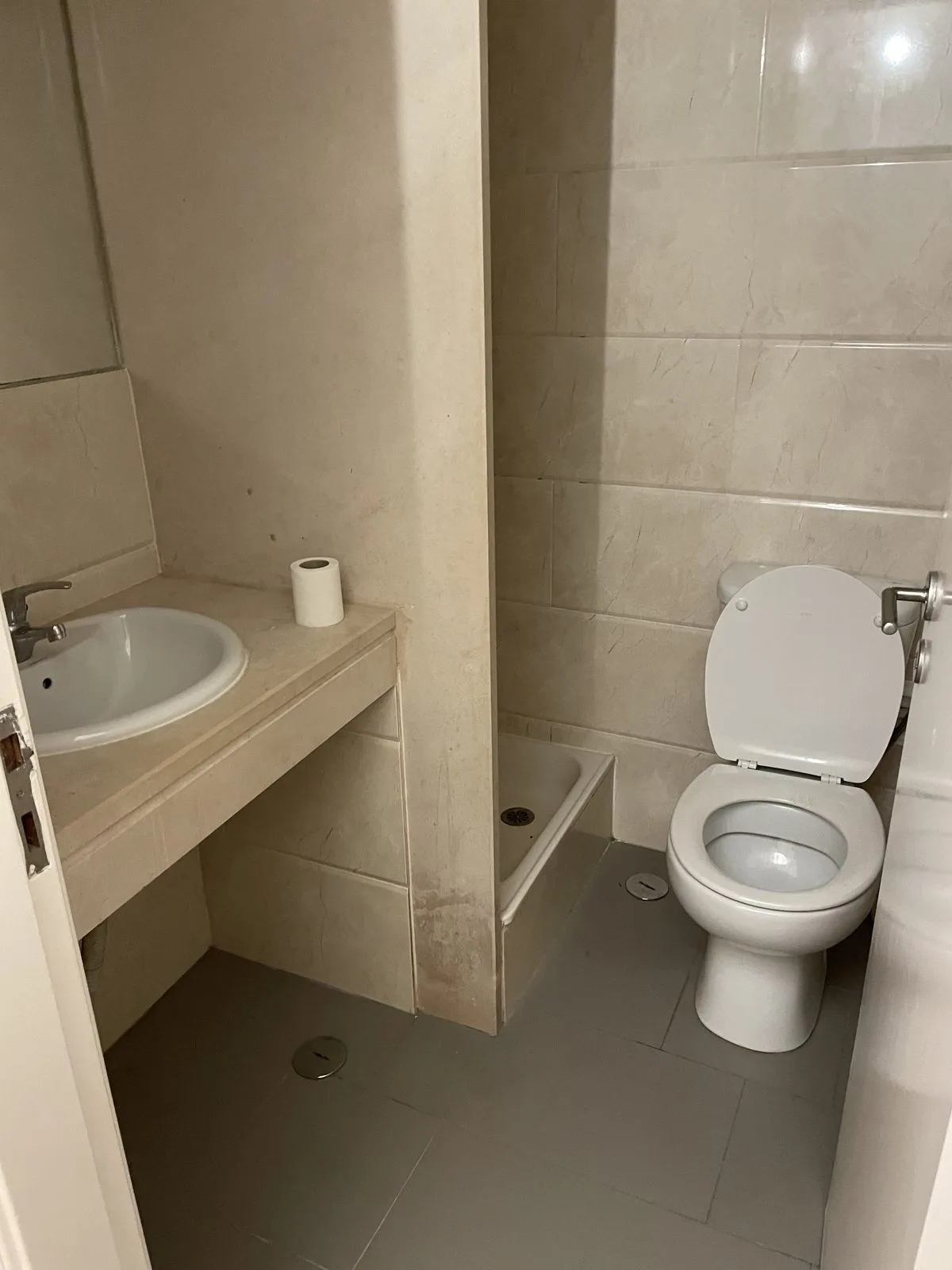 Before — bathroom in Parede apartment